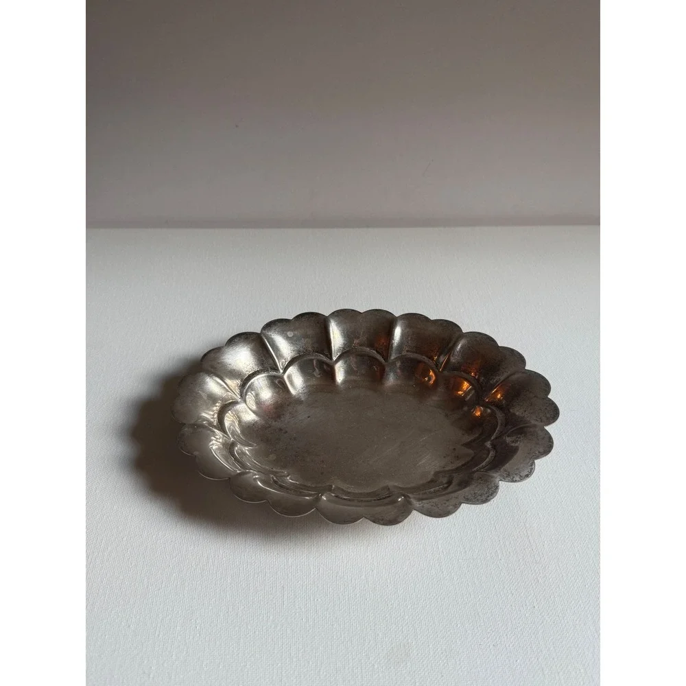 Vintage Silver Scalloped Oval Trinket Dish Metal Catchall Bowl Fluted Edge 8 in